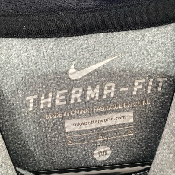 Women’s M Nike Drifit Active Wear Hoodie - Picture 2 of 3